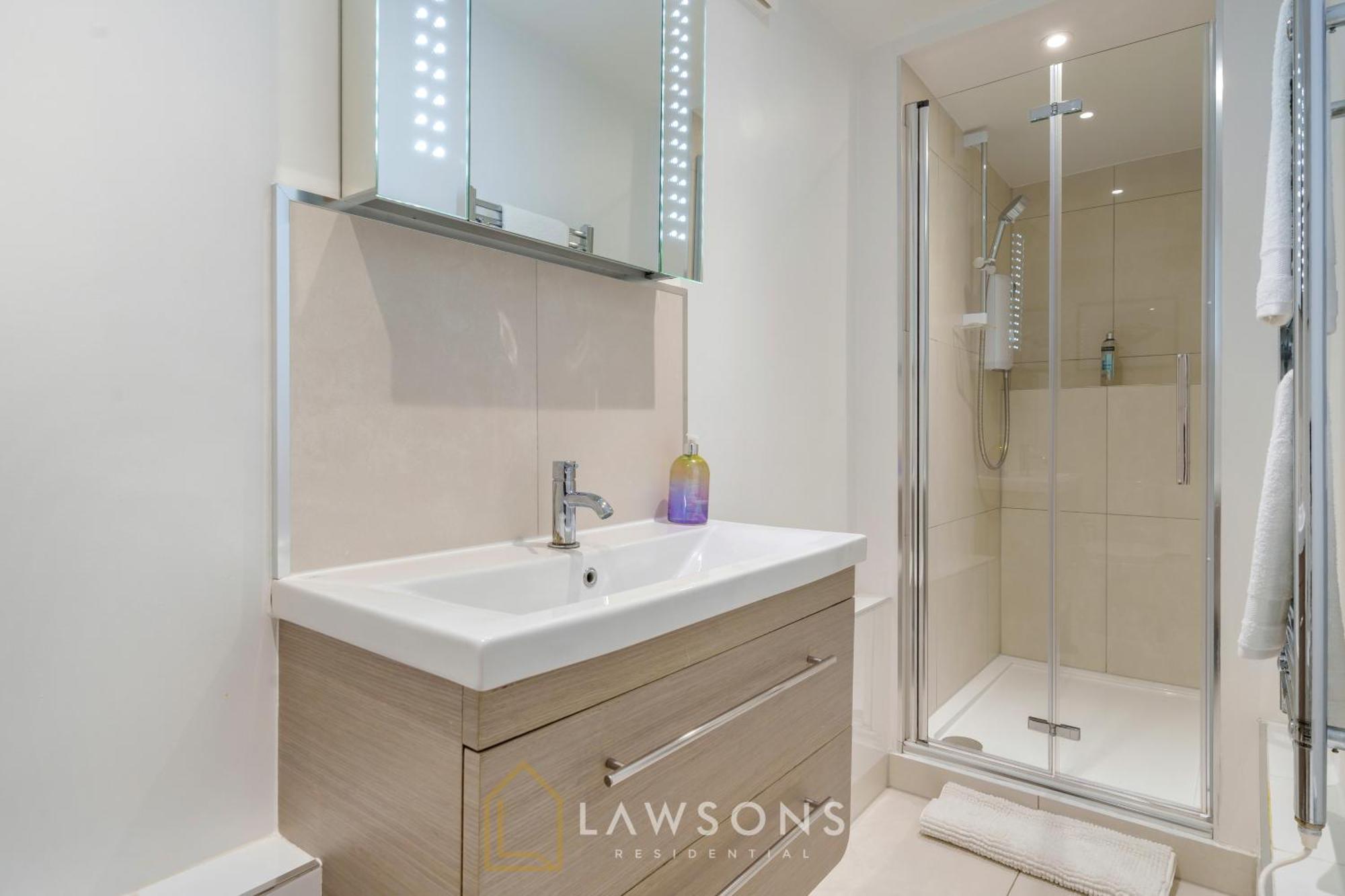 Modern Living By Lawsons With Free Parking Windsor Exterior foto